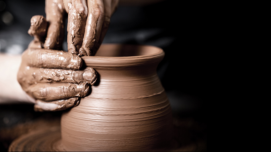 centering-clay-potters-wheel-1